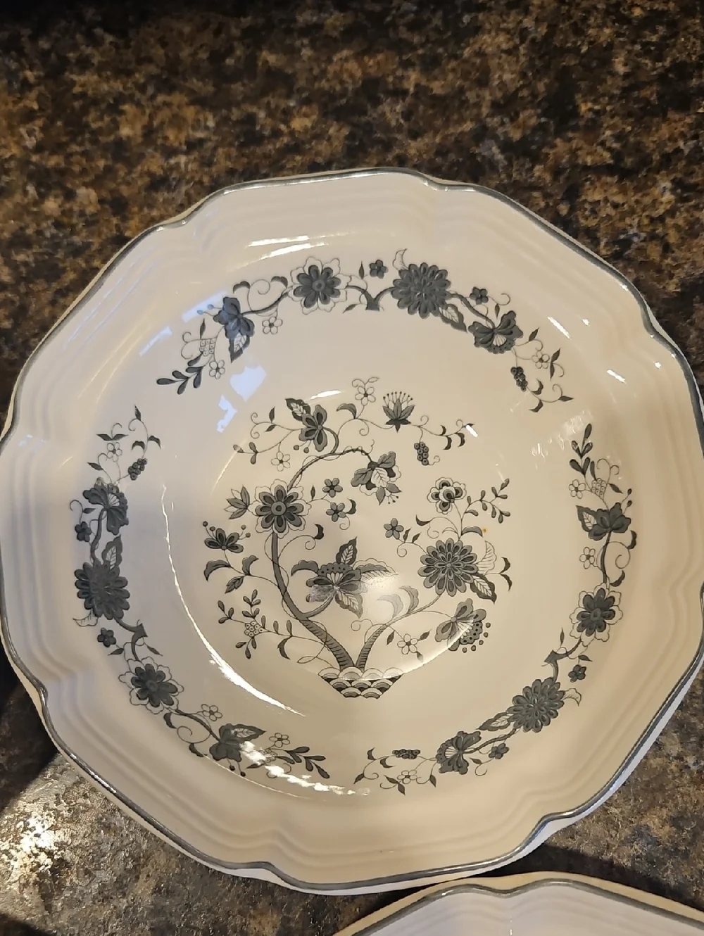 Set Of 4 Beautiful Vintage Bowls